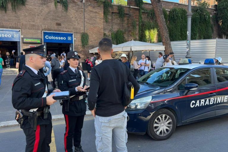 Natale Sicuro A Roma Ondata Di Arresti Dei Carabinieri Bloccati Ladri