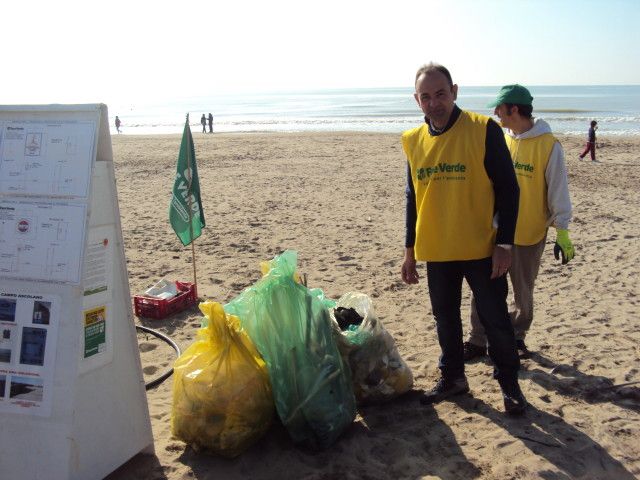 pulizia spiaggia2