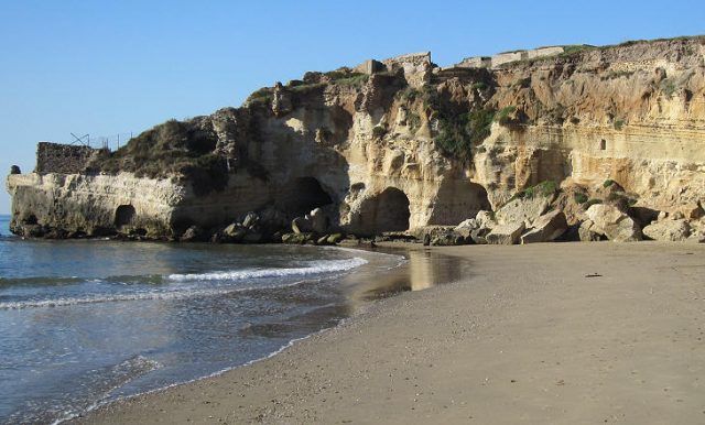 Spiaggia Antica Di Anzio Al Tramonto Con Alcune Barche Sulla