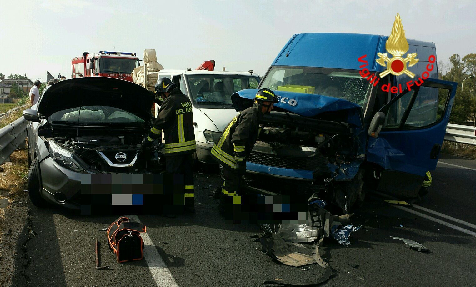 Pontina, Terribile Incidente Tra Auto E Furgone: 6 Feriti E Code In ...