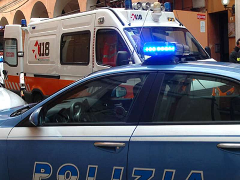 Polizia e Ambulanza intervenute in zona Ottavia per il suicidio
