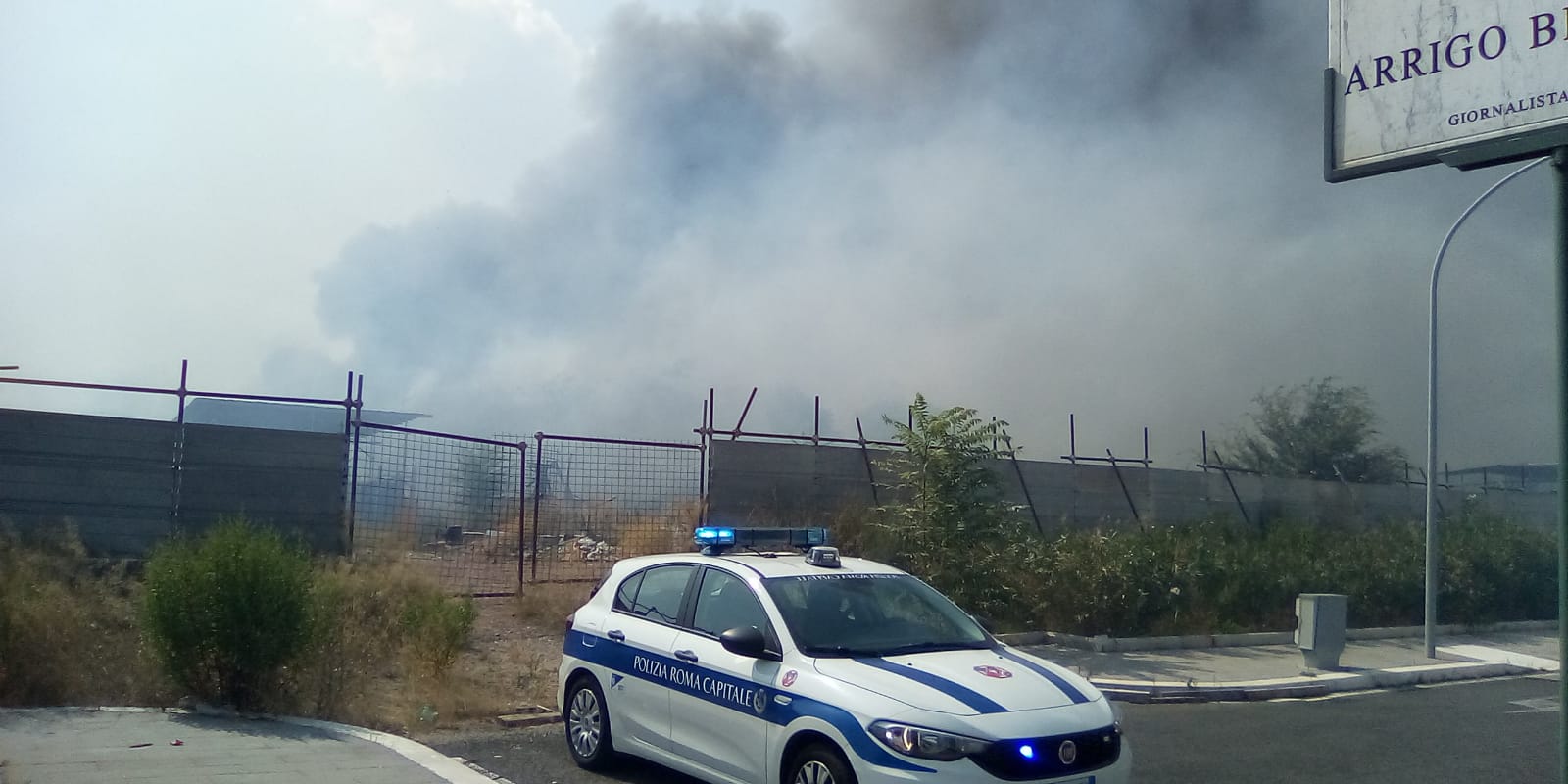 incendio roma l'aquila