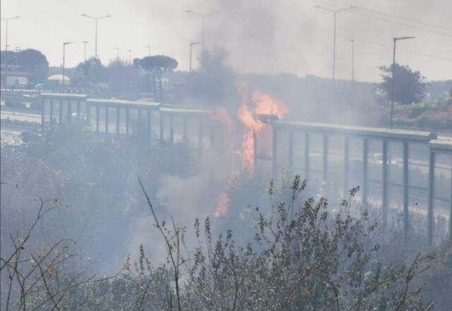 Vasto Incendio Sul GRA: Chiusa Corsia Interna, Il Vento Alimenta Le ...