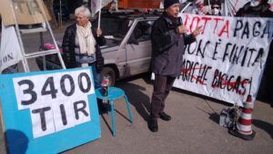 manifestazione discarica Roncigliano