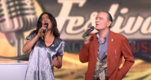 Giorgia Nazzaro che canta con il papà Gianni