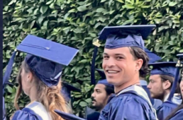 In foto Leo Gassmann durante la seduta di laurea