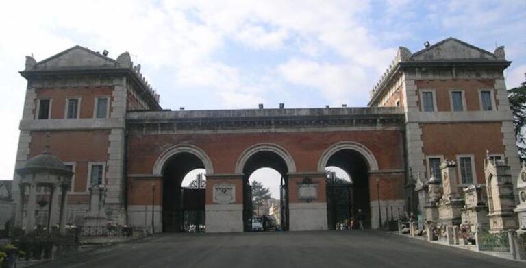 degrado al cimitero del Verano