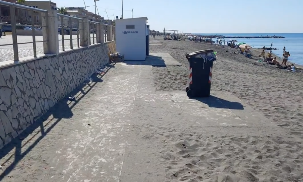 ostia, mancano ancora i bagnini sulle spiagge