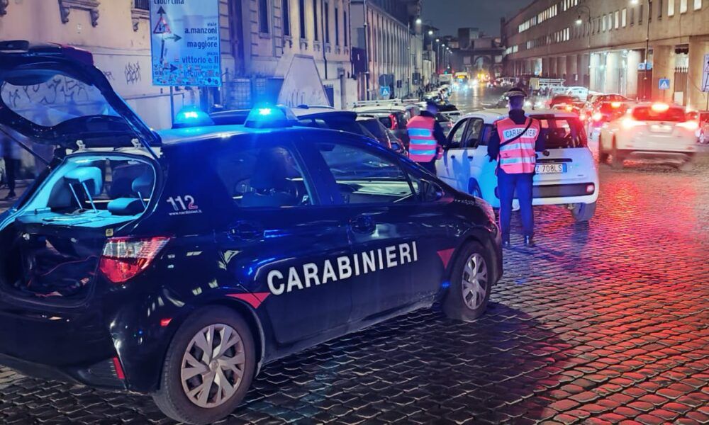 Roma Ruba Il Borsello A Un Turista Poi Si Fa Pagare Per Ridarglielo