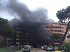 Pomezia incendio via Fellini