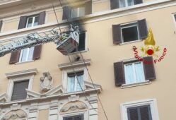 Roma, incendio via Sabotino