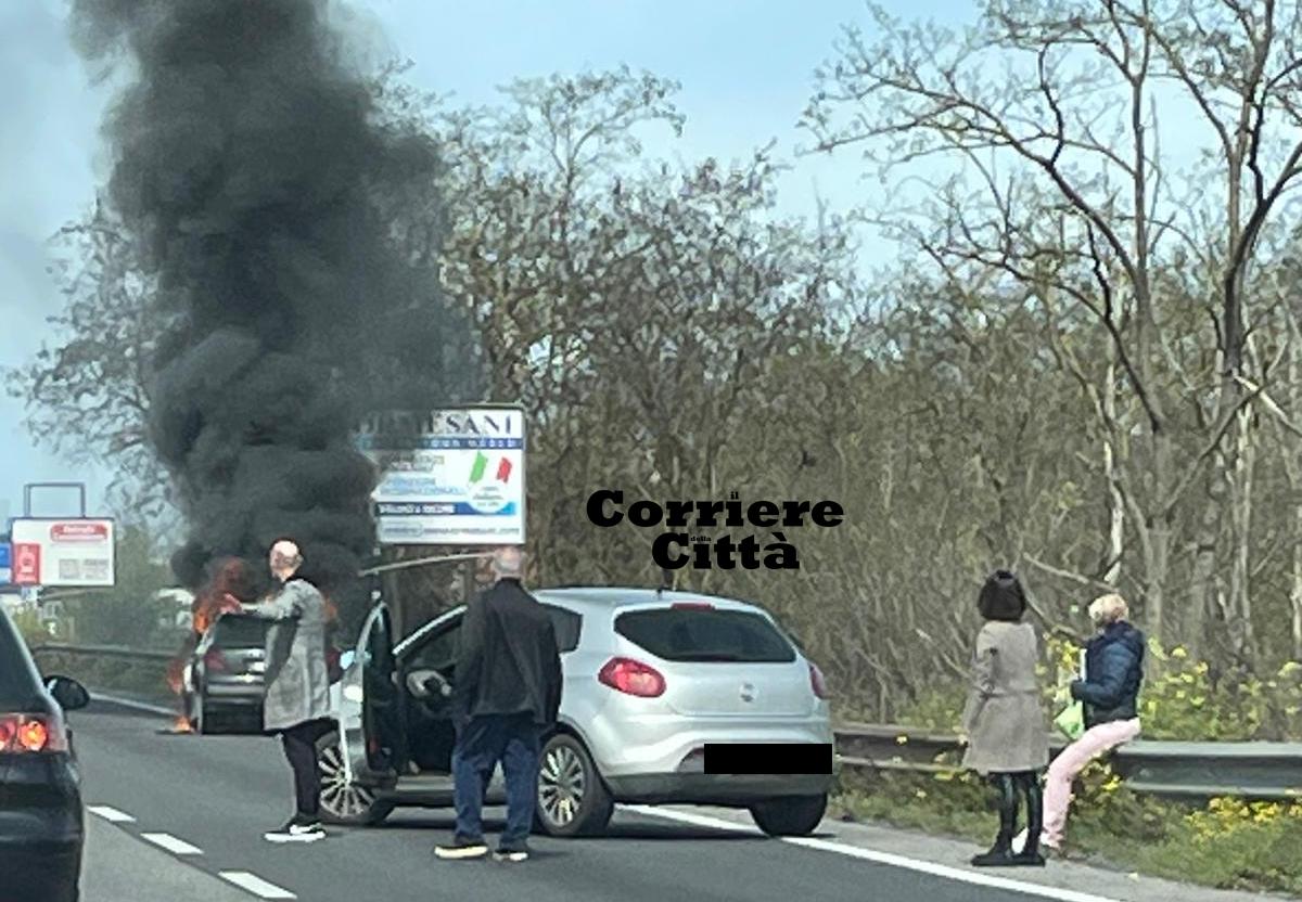 auto a fuoco Pontina