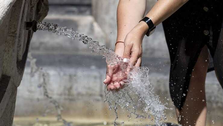 Acqua per combattere il caldo