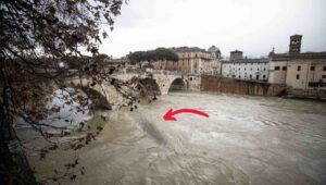 ombra dentro il Tevere