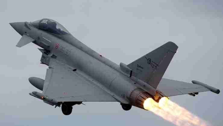 Eurofighter F-2000 in volo