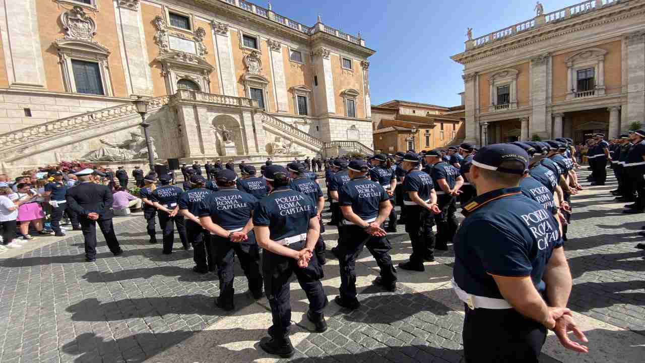 Carenza di personale in ordine ai caschi bianchi a Termini, proprio nei giorni in cui servirebbero di più.