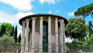 La descrizione e composizione dell'edificio più antico e longevo di Roma. Il Tempio di Ercole Vincitore, del 120 a.C.