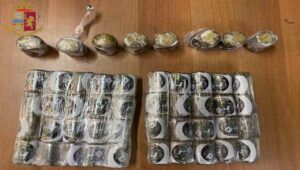 I controlli di questi giorni della polizia IV Distretto san Basilio hanno portato all'arresto di un romeno per possesso di hashish