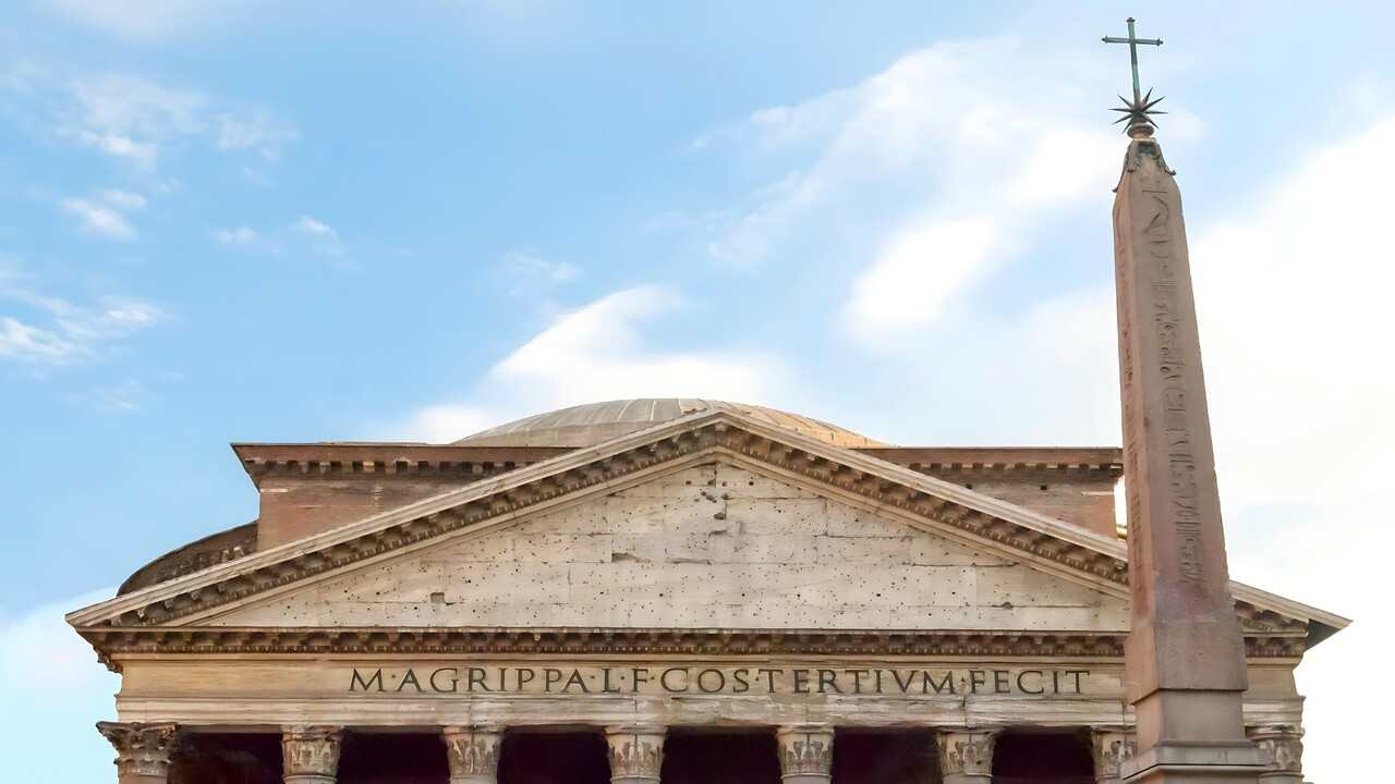 Pantheon con orecchie d'asino