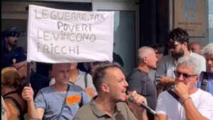 Protesta di Potere al Popolo per il Reddito di Cittadinanza