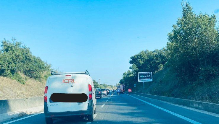 Traffico sulla Pontina a seguito del tir in panne con conseguente tamponamento