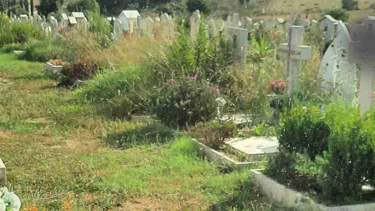 situazione tombe al cimitero Laurentino