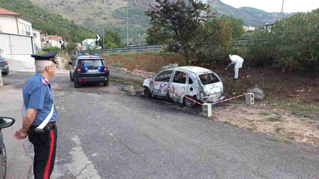 Auto del Sindaco di Lenola a fuoco