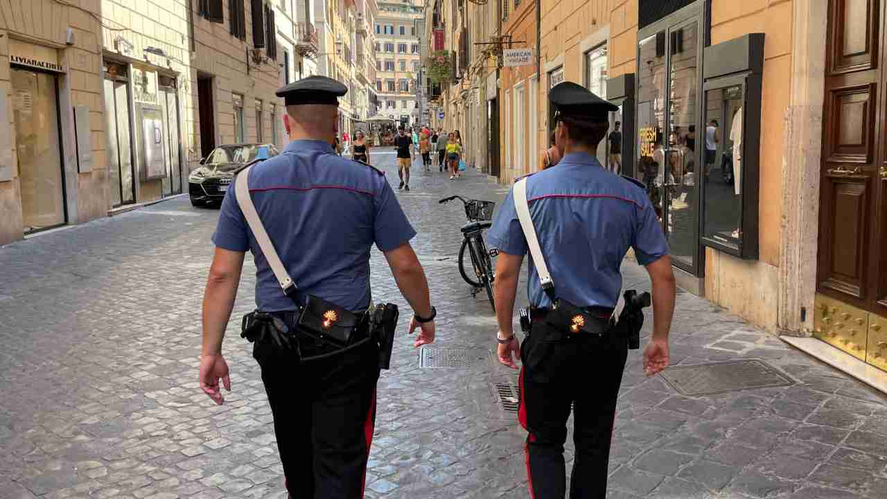 Carabinieri in zona piazza di Spagna