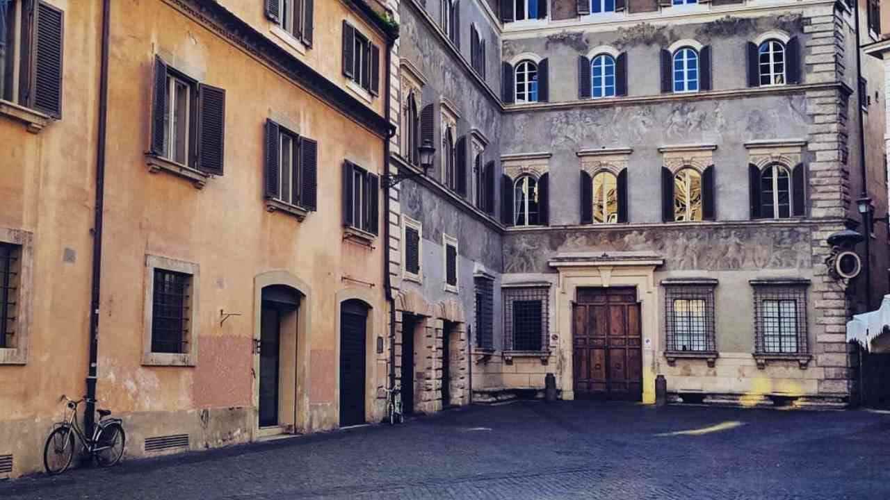 La piazza più piccola di Roma