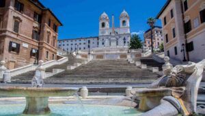 La scala segreta accanto a Villa Medici, limitrofa a Trinità dei Monti. Porta alla parte sotterranea dell'Aqua Virgo.