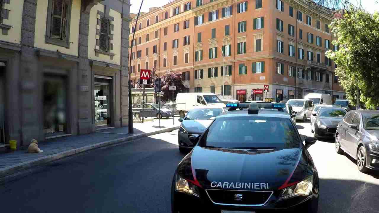 Carabinieri alla Casilina di Roma