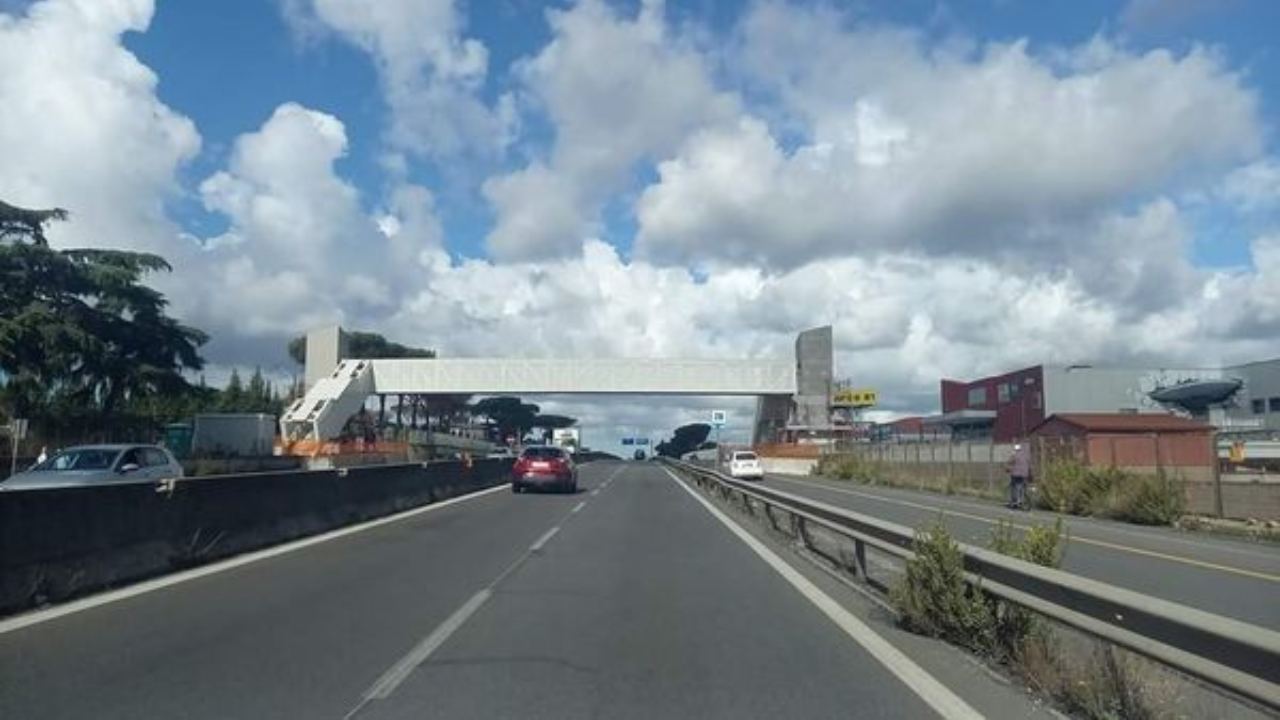 Ponte pedonale pontina