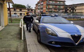 Gli agenti che indagano sul furto alla sede di AVS Cosmos - Associazione Volontari Soccorso