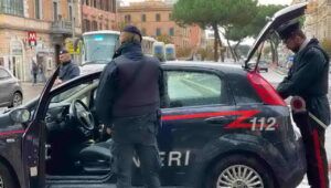 carabinieri arrestano 15enne: rubava catenine d'oro