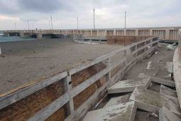 Passerella distrutta al Pontile