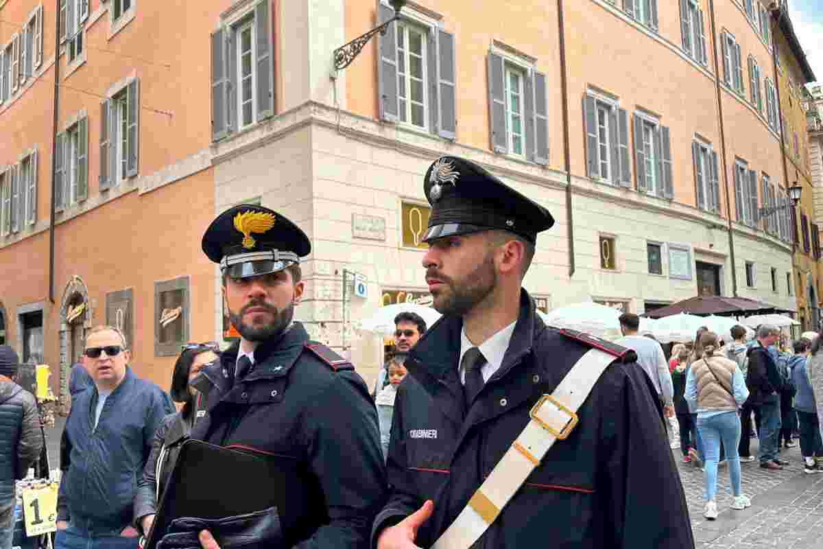 Carabinieri controllano il Centro di Roma