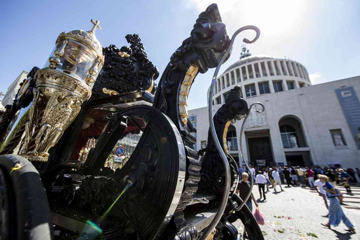 Le immagini del funerale del boss Vittorio Casamonica ad agosto 2015 in piazza Don Bosco a Roma