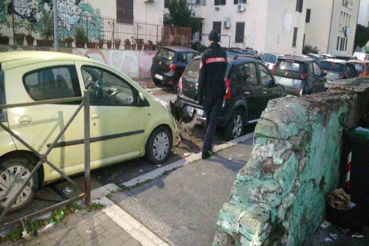 I controlli dei carabinieri nel quartiere Corviale