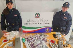 Polizia arresta pusher