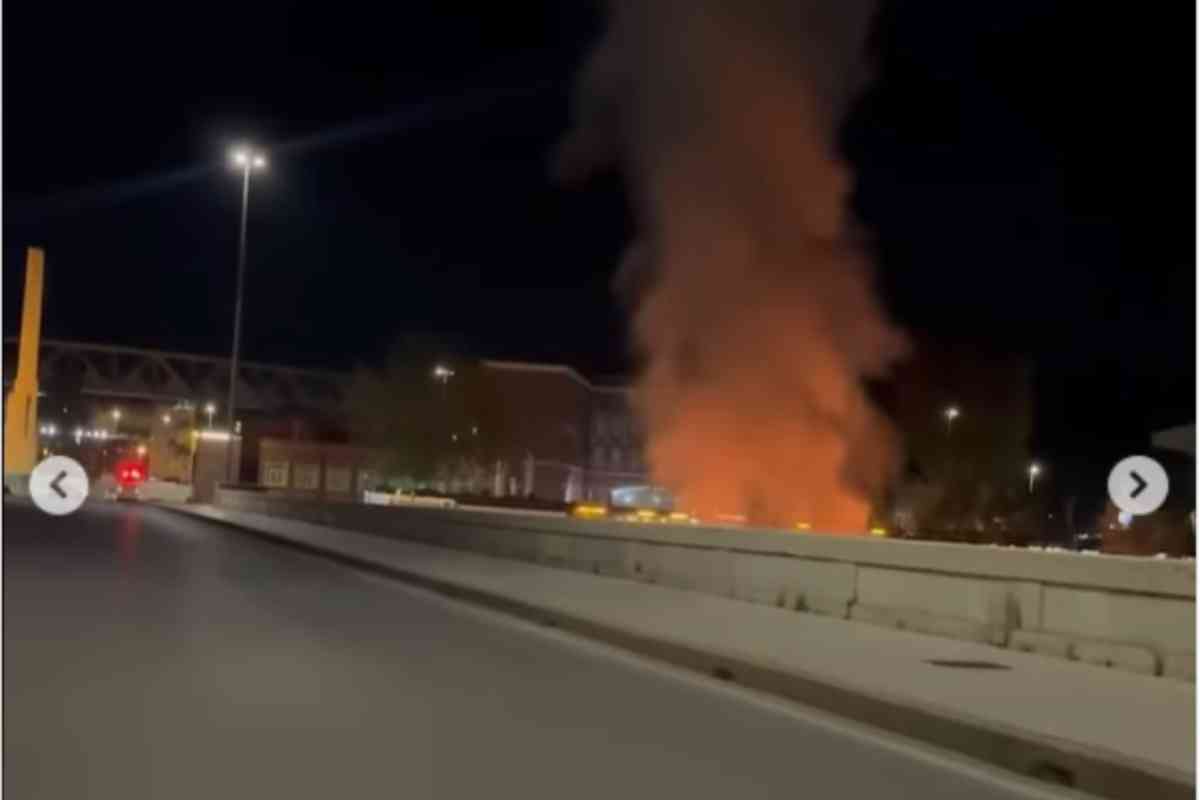 Muro di fumo sotto lo Stadio Olimpico di Roma