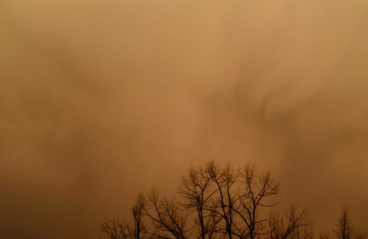 Cielo giallo sabbia sahara