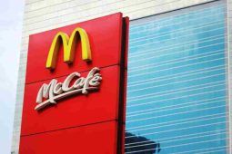 McDonald's assume a Roma