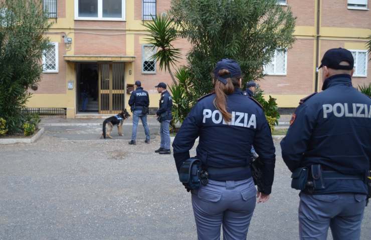 controlli della polizia a Ostia