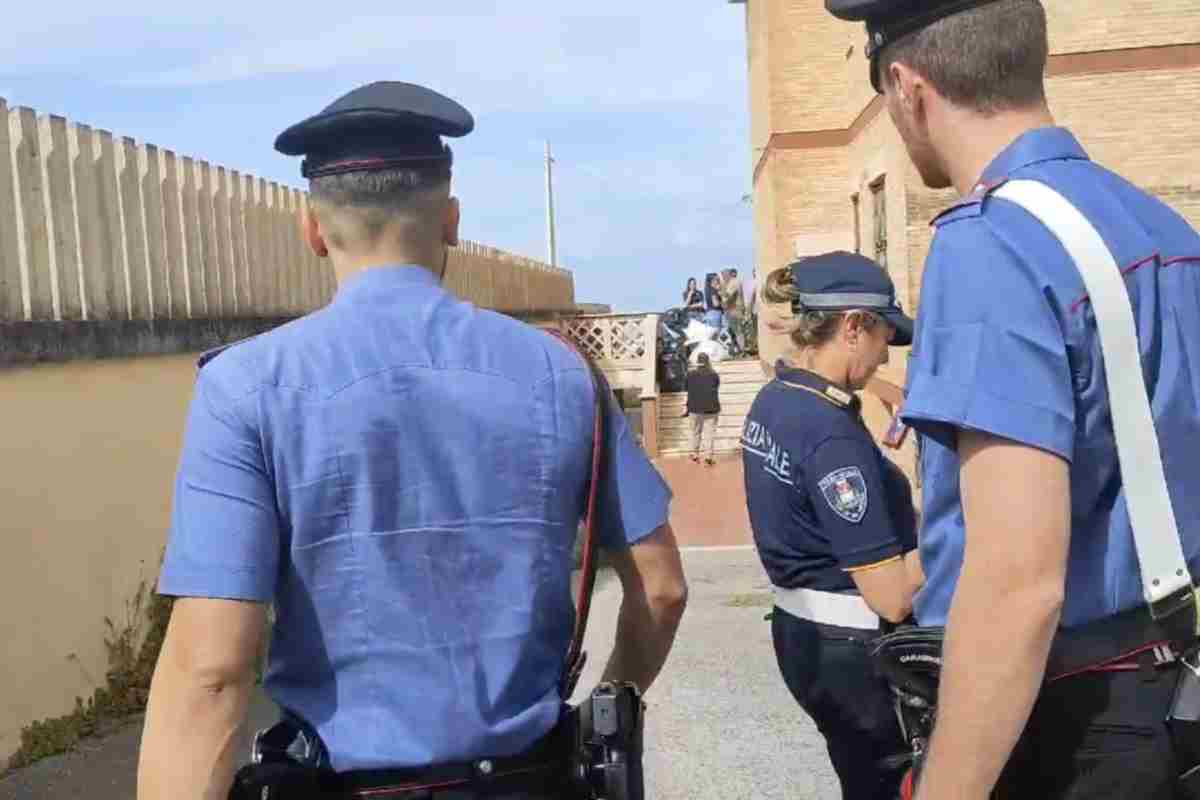 carabinieri e agenti di Polizia locale intervengono per lo sgombero dell’Istituto delle Figlie di Santa Maria della Divina Provvidenza