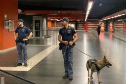 Polizia di Stato cinofila di pattuglia alla stazione Cornelia