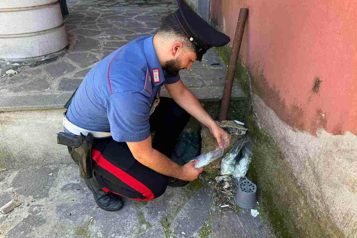 Carabiniere a Roma con la droga