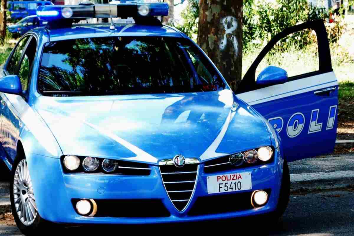 Roma, cocaina nelle parti intime: vede la Polizia e la butta dalla finestra