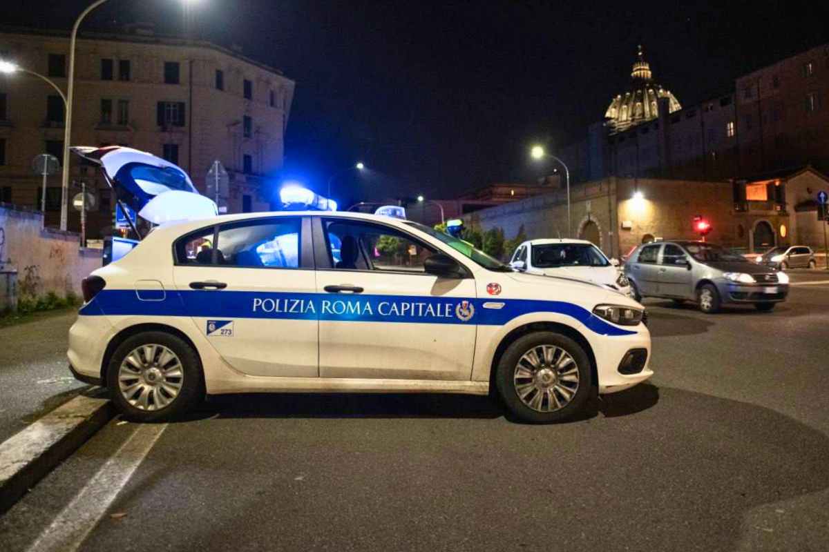 Malamovida a Roma, vendita illegale delle bevande alcoliche: blitz della Polizia Locale tra IV e V Municipio