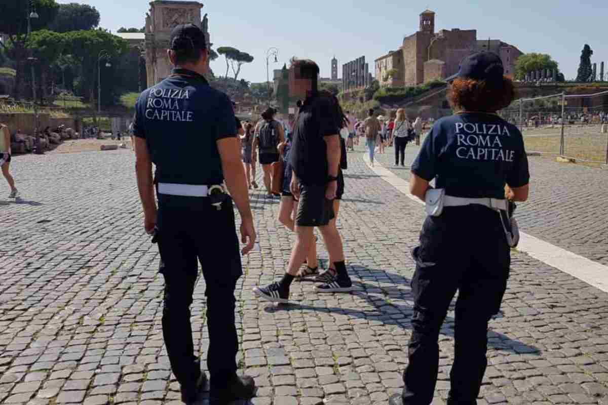 Polizia locale al Colosseo