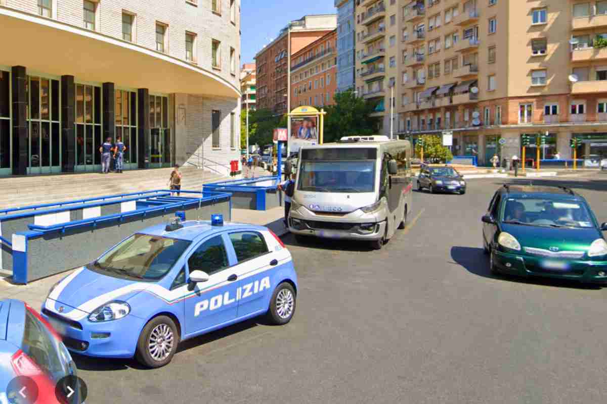 Fermata degli autobus a Piazza Bologna